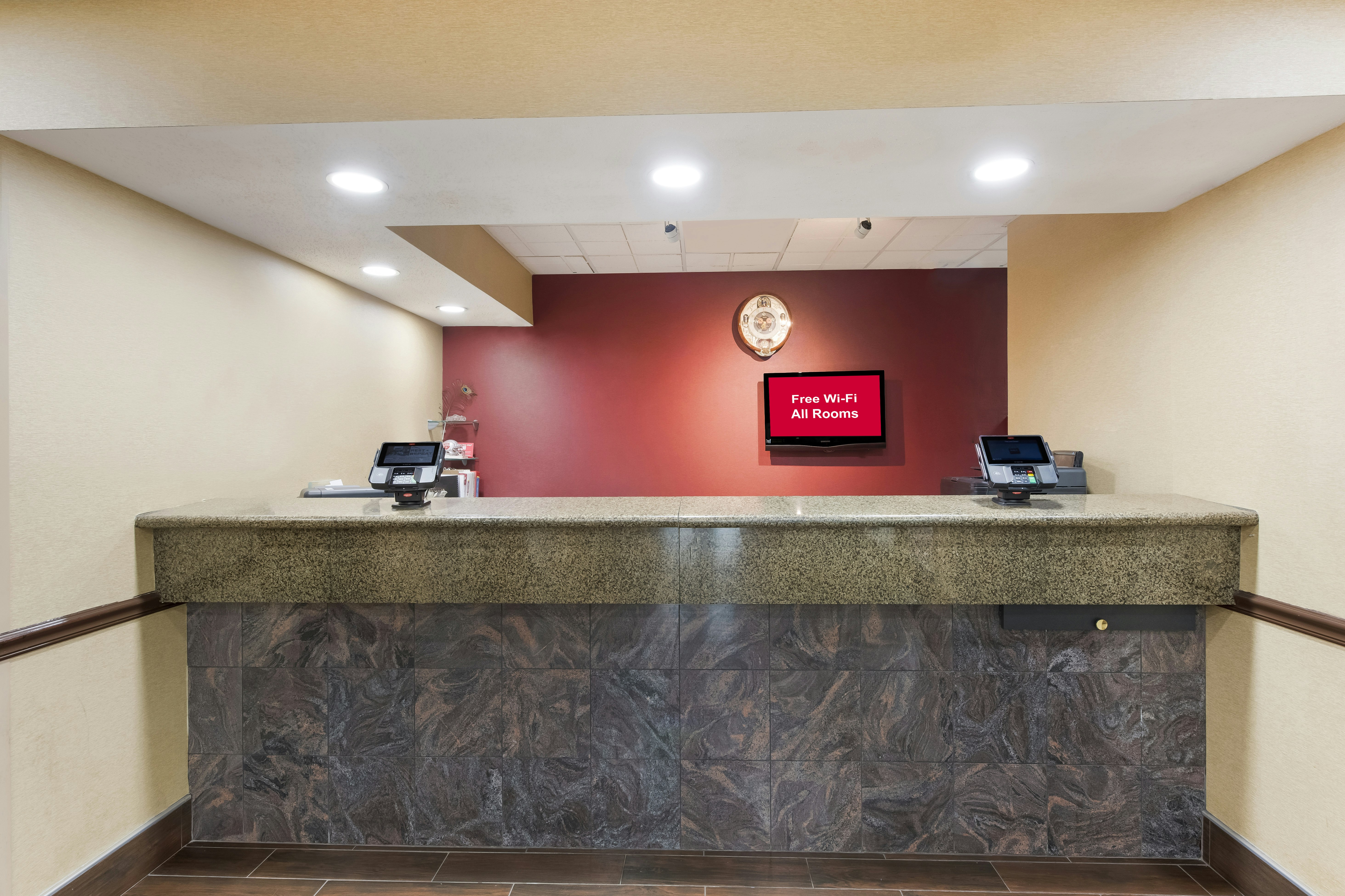 Red Roof Inn and Suites Columbus - W. Broad 14/55