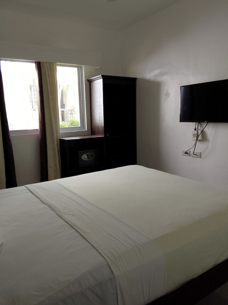 Heartland Hotel Service Rooms And Apartments 20/48