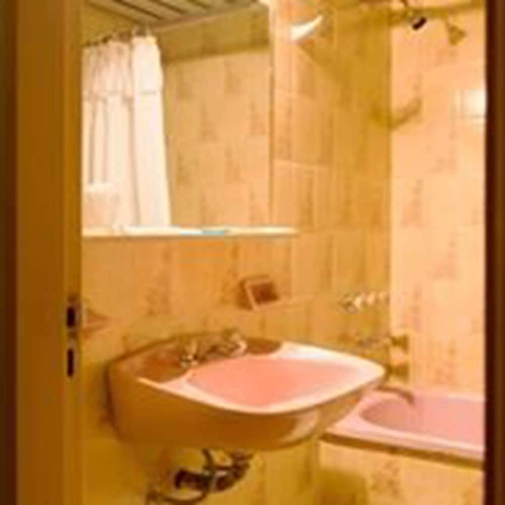 Hotel del Jardin 48/50