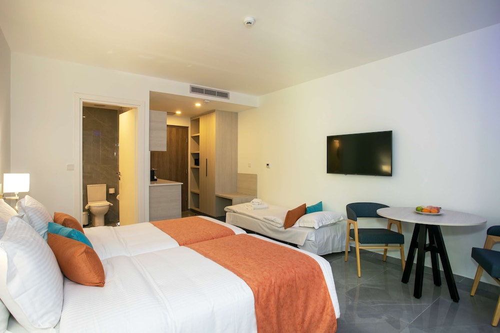 Suite, King Bed, Sofa