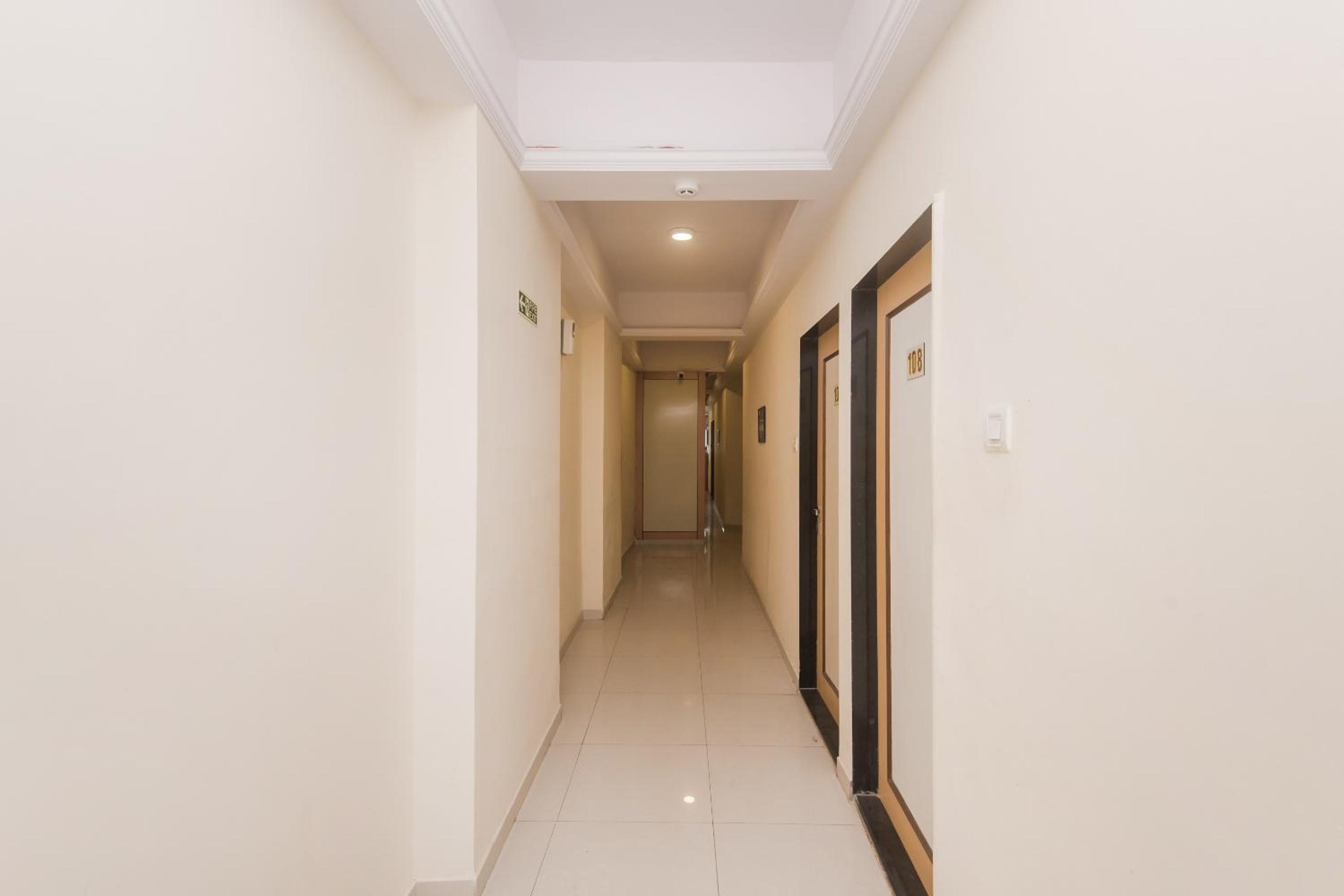 Oyo 22535 Hotel Orbit Inn 13/26