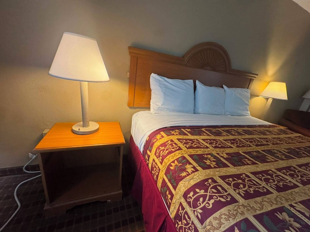 Express Inn Suites 23/58