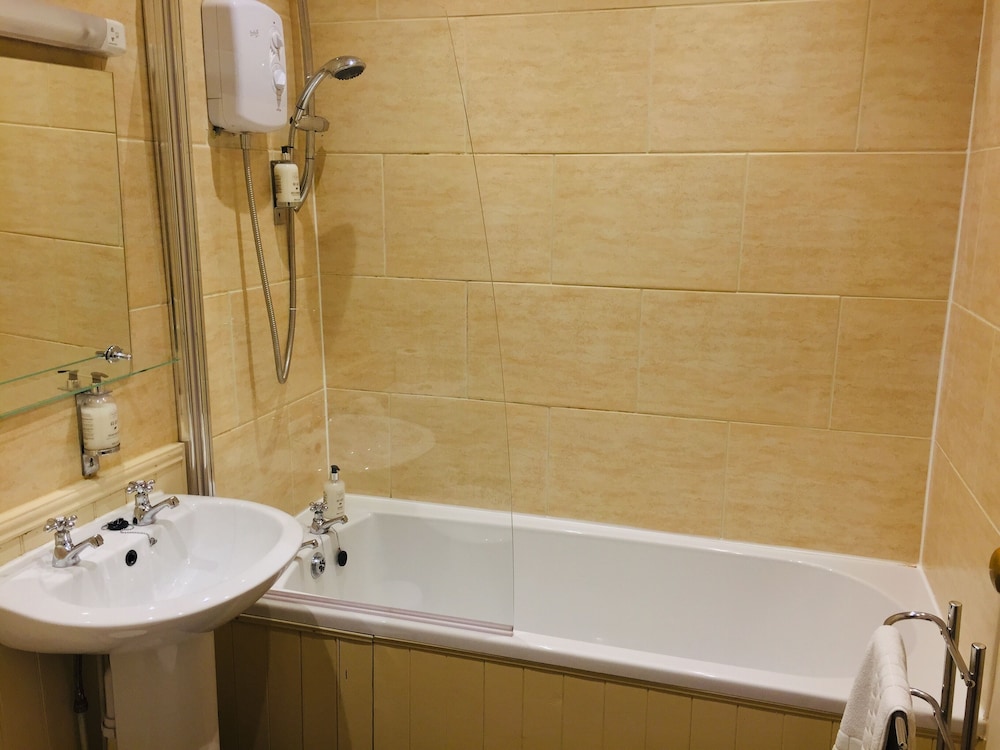 The Angel Inn Hotel 55/58