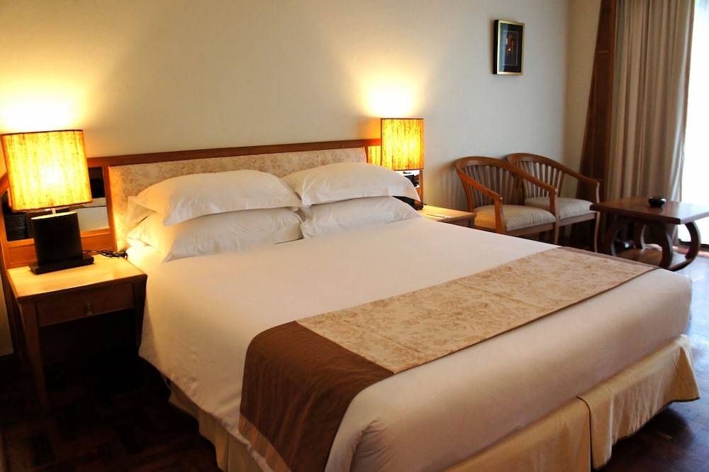 SAFARI BEACH HOTEL 22/48