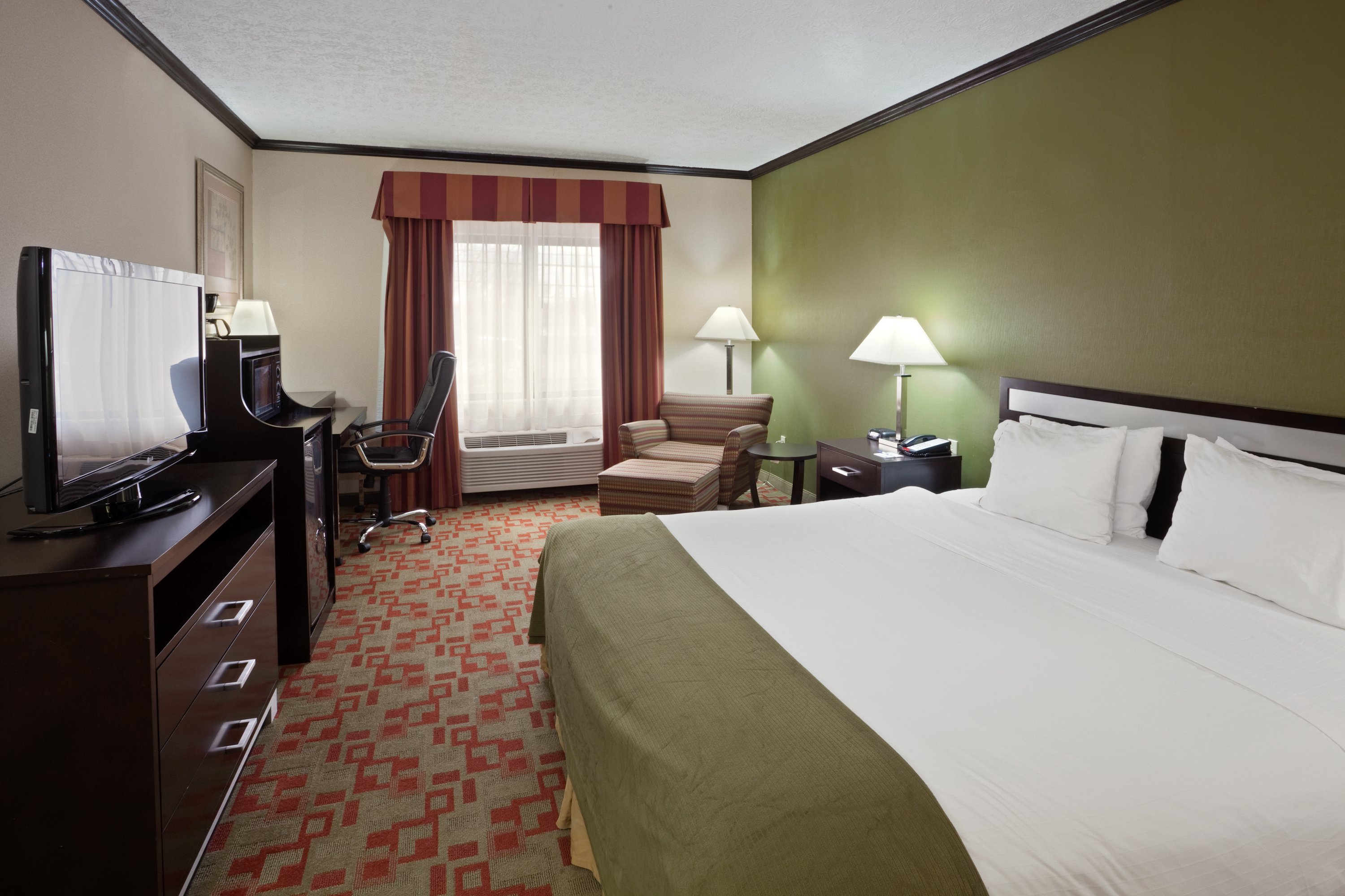 Holiday Inn Express Cleveland Airport Brookpark 16/50