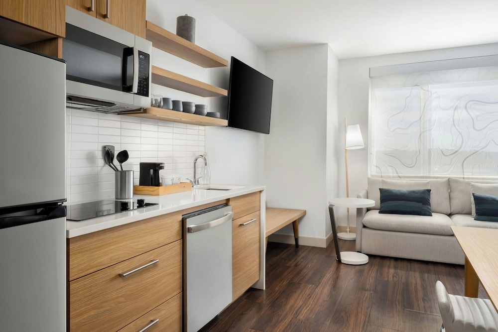 Element Savannah Midtown 24/40