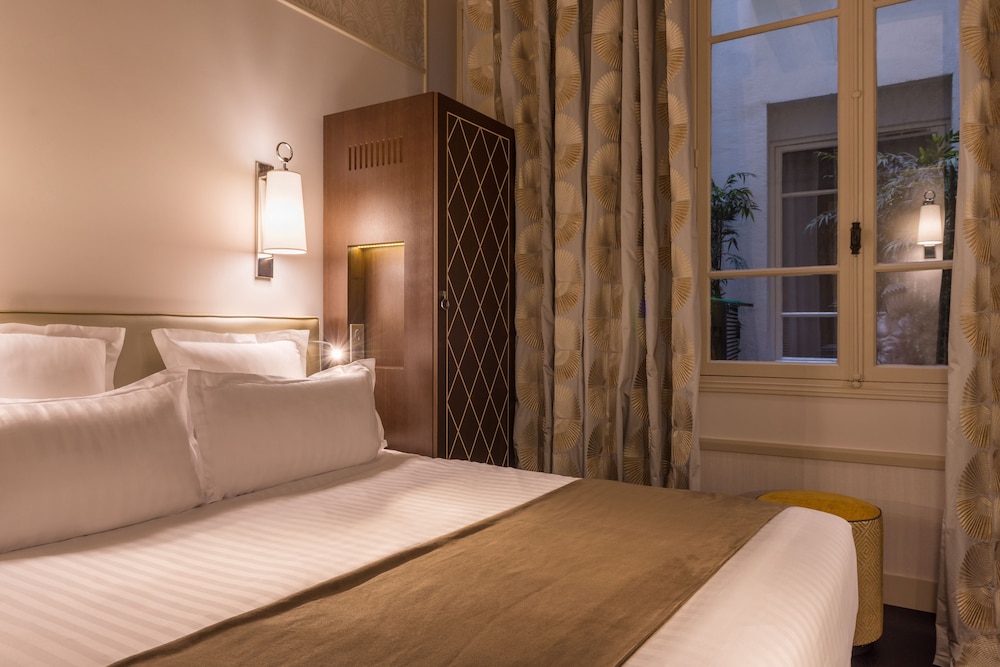 Crystal Hotel 25/42