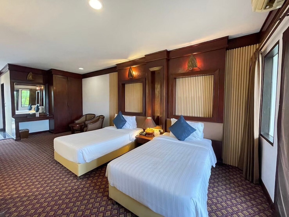 Gassan Lake City Golf Club and Resort Lamphun 7/50