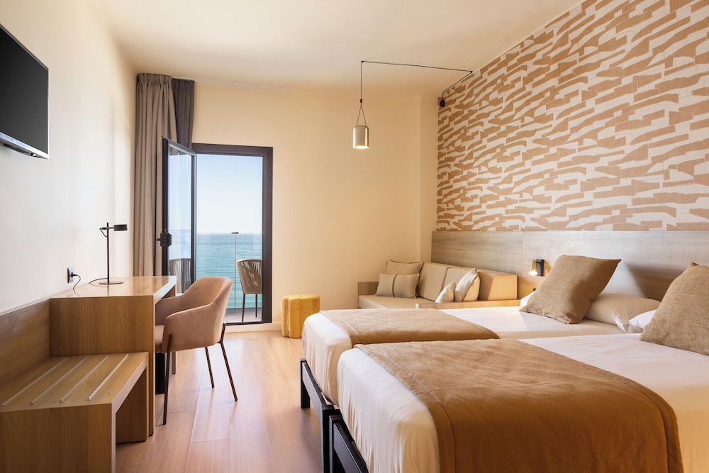 Room, Twin Beds, Sea View, Balcony, Hotel Playa Mallorca 2/8