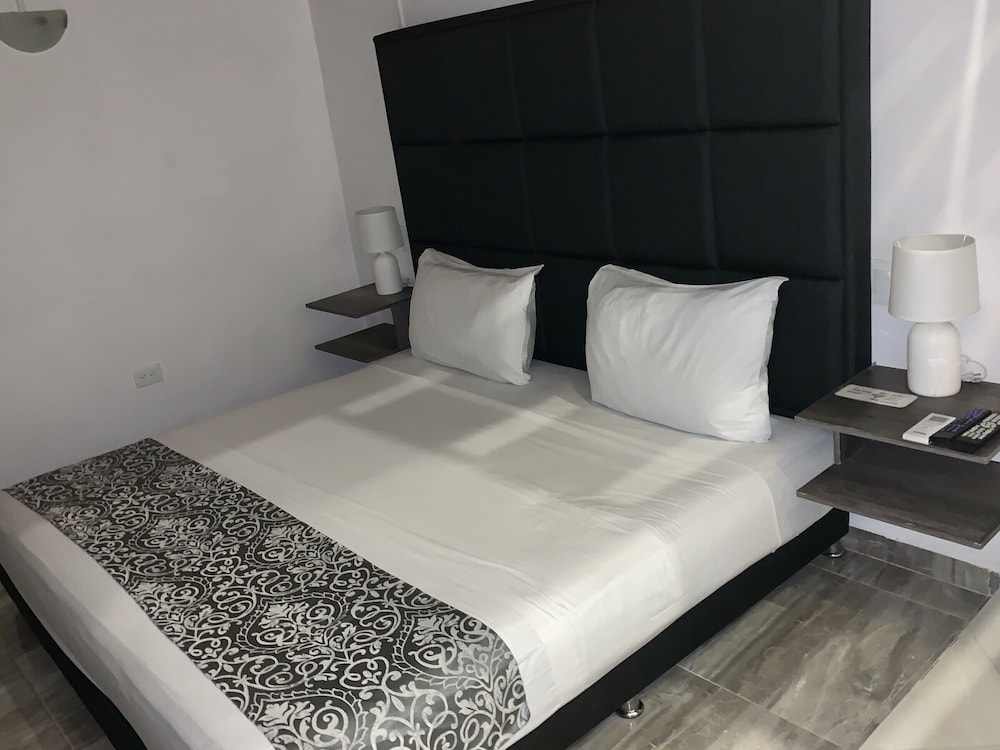 SILVERSANDS Hotel Boutique 5Th Ave 14/68