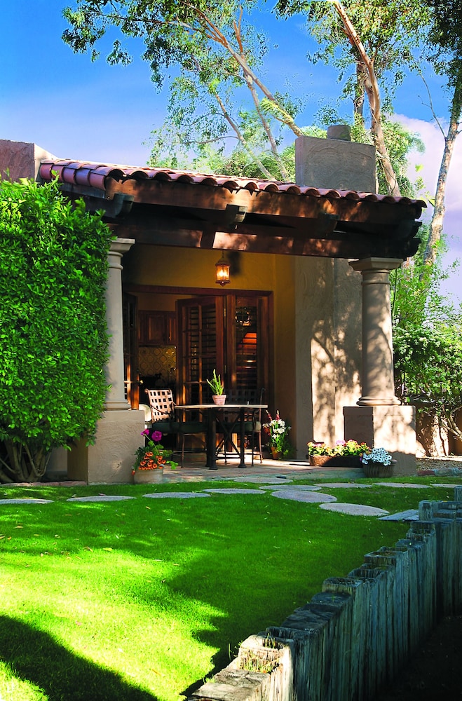 Hermosa Inn 3/44