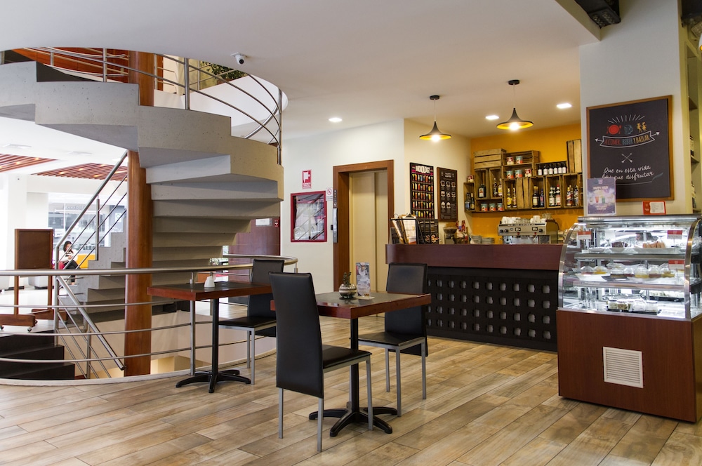 Finlandia Hotel 32/40
