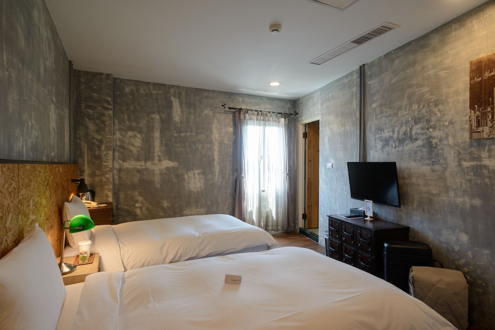 ROOM, TWIN BEDS, PRIVATE BATHROOM