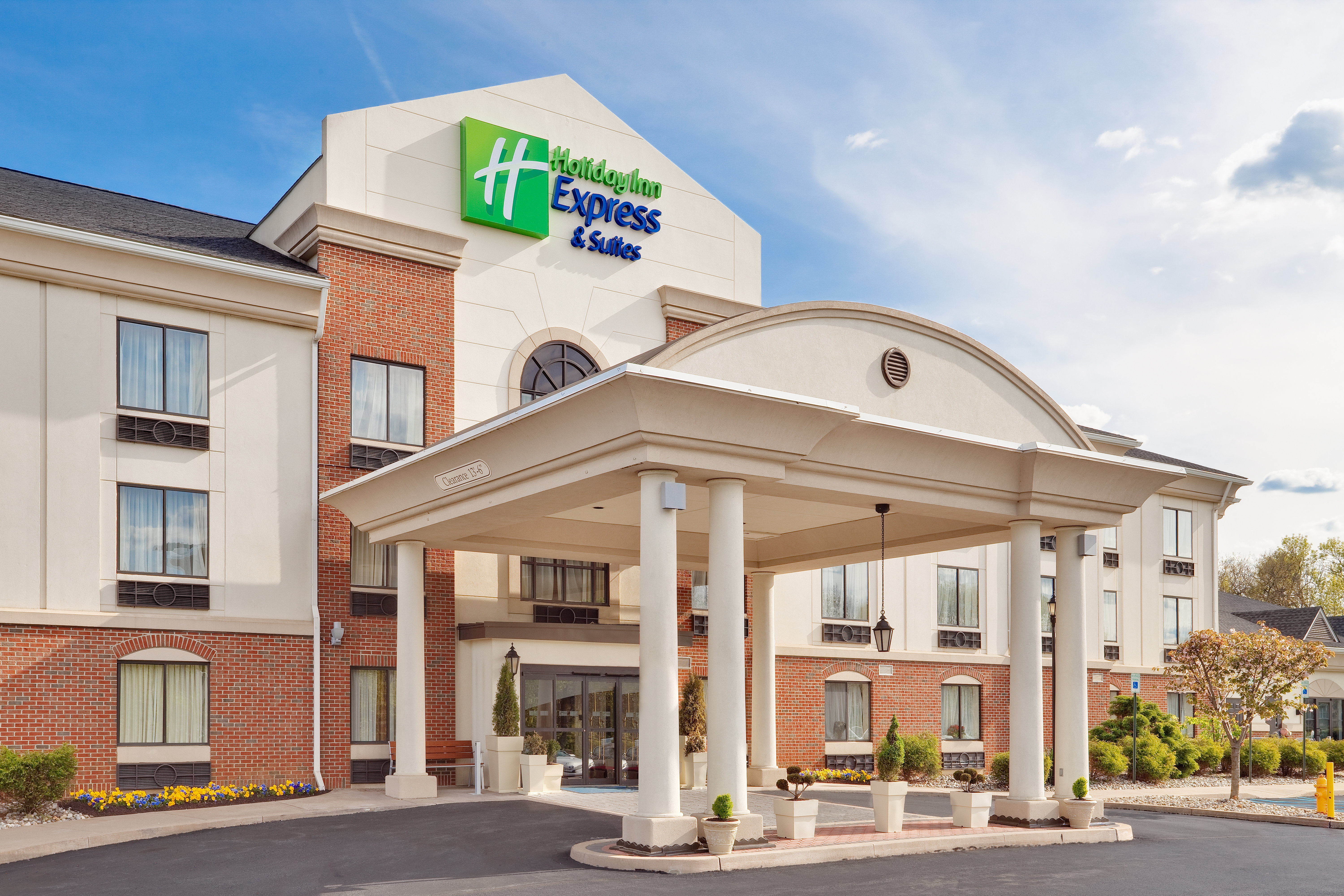 Holiday Inn Express Hotel Suites Easton 59/63