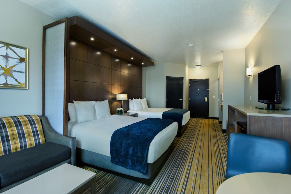 Oxford Suites Downtown Spokane 9/55