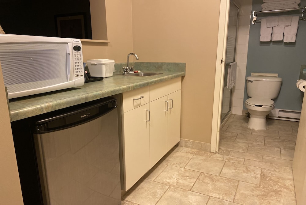 Super 8 by Wyndham Edmonton South 20/45
