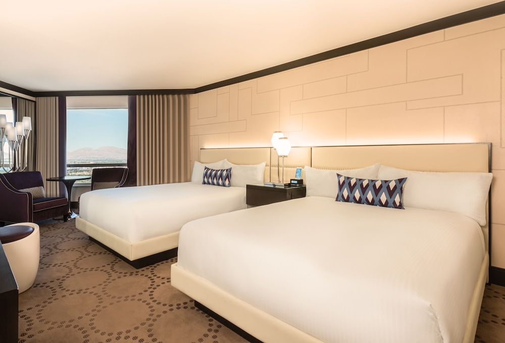 VALLEY, EXECUTIVE, SUITE, 2 QUEEN BEDS
