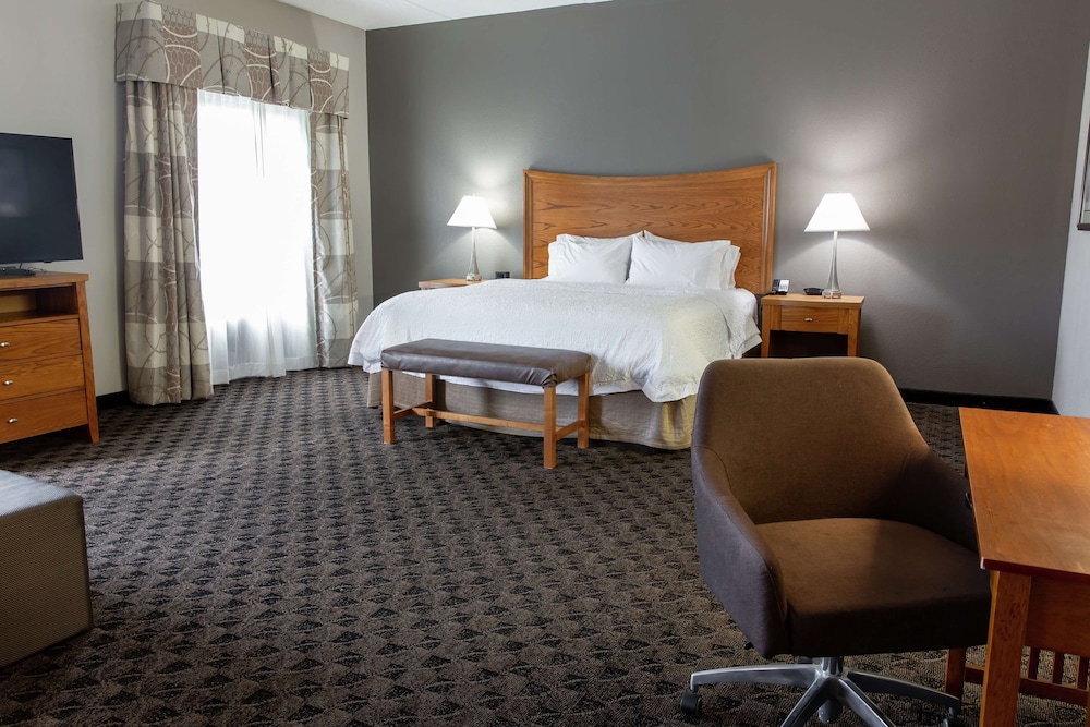 Hampton Inn & Suites Chesapeake-Square Mall 9/41