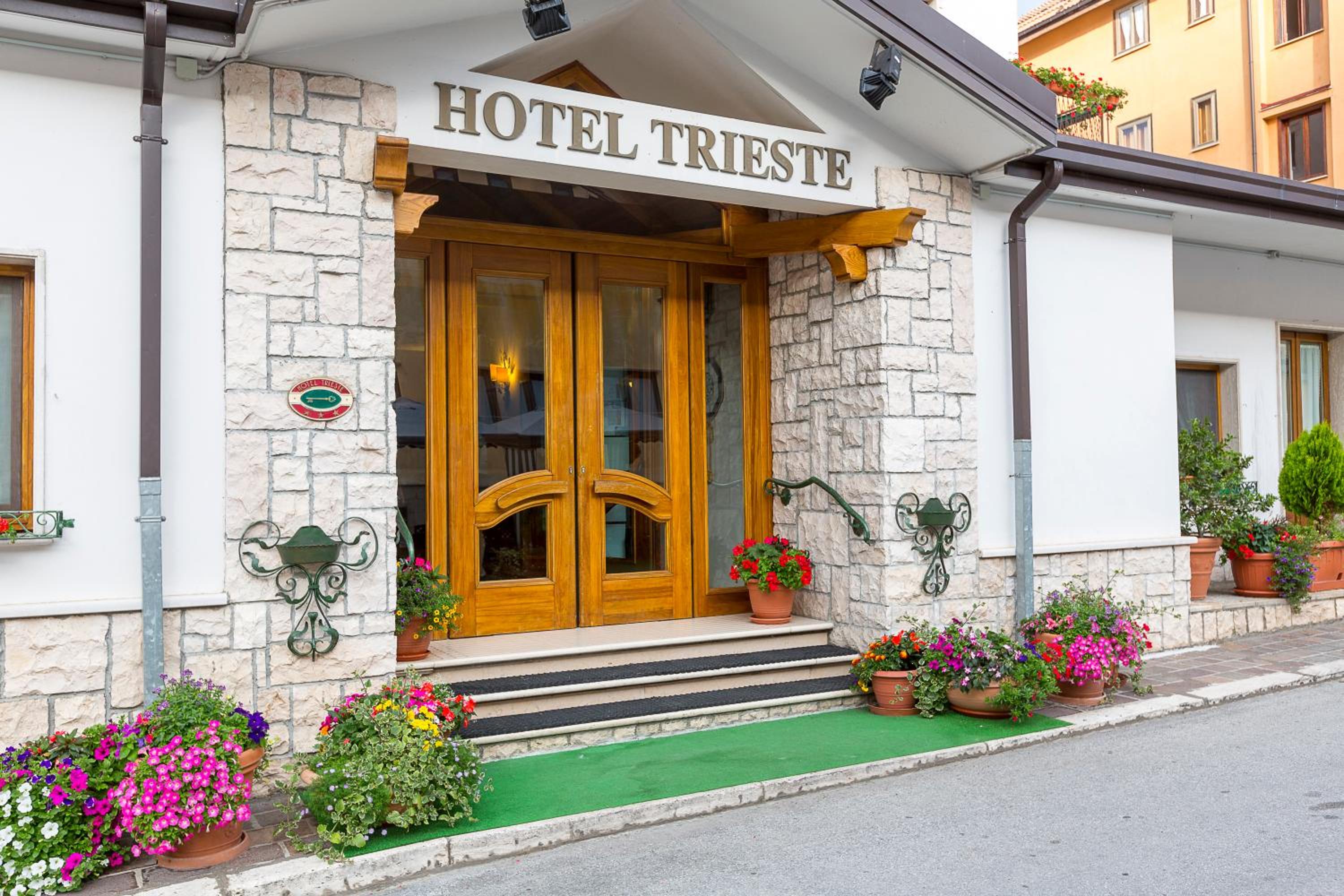 Hotel Trieste 2/50