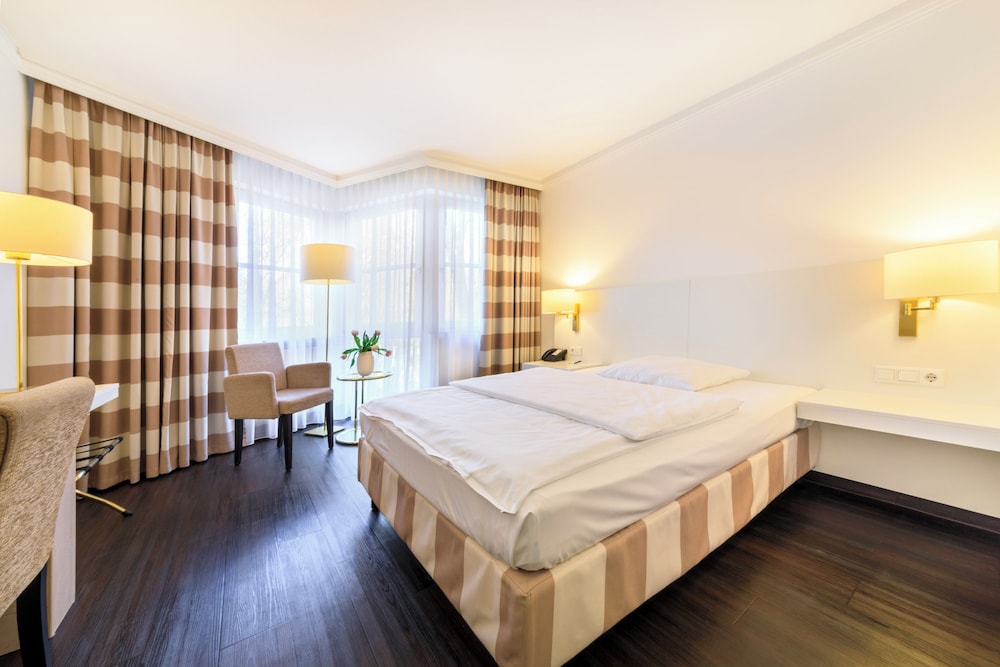 RELEXA WALDHOTEL SCHATTEN 28/74