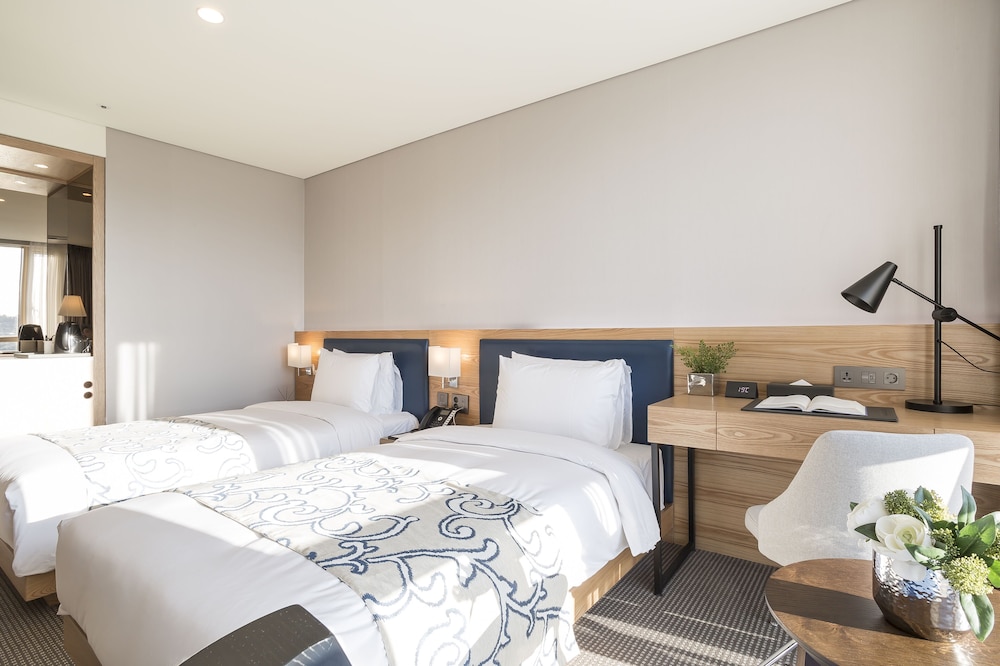 Centum Primus Hotel 33/50