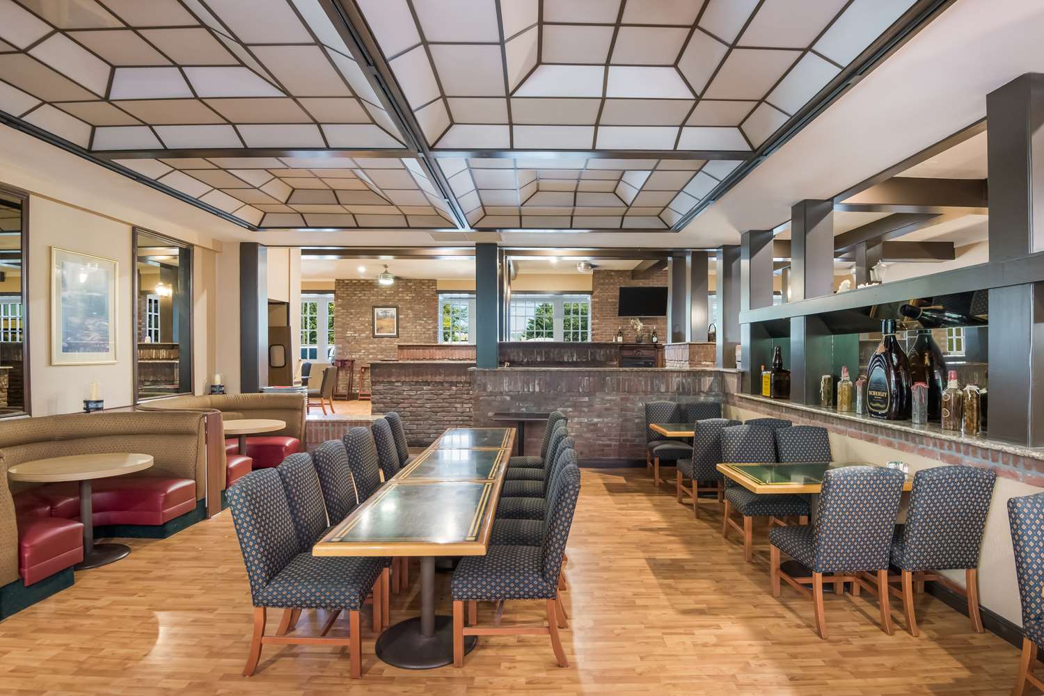 SureStay Plus Hotel by Best Western Reno Airport 69/91
