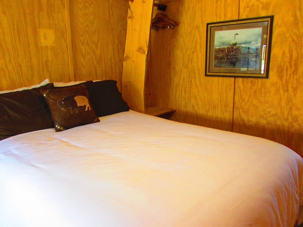 Chinook Winds Motel 25/76