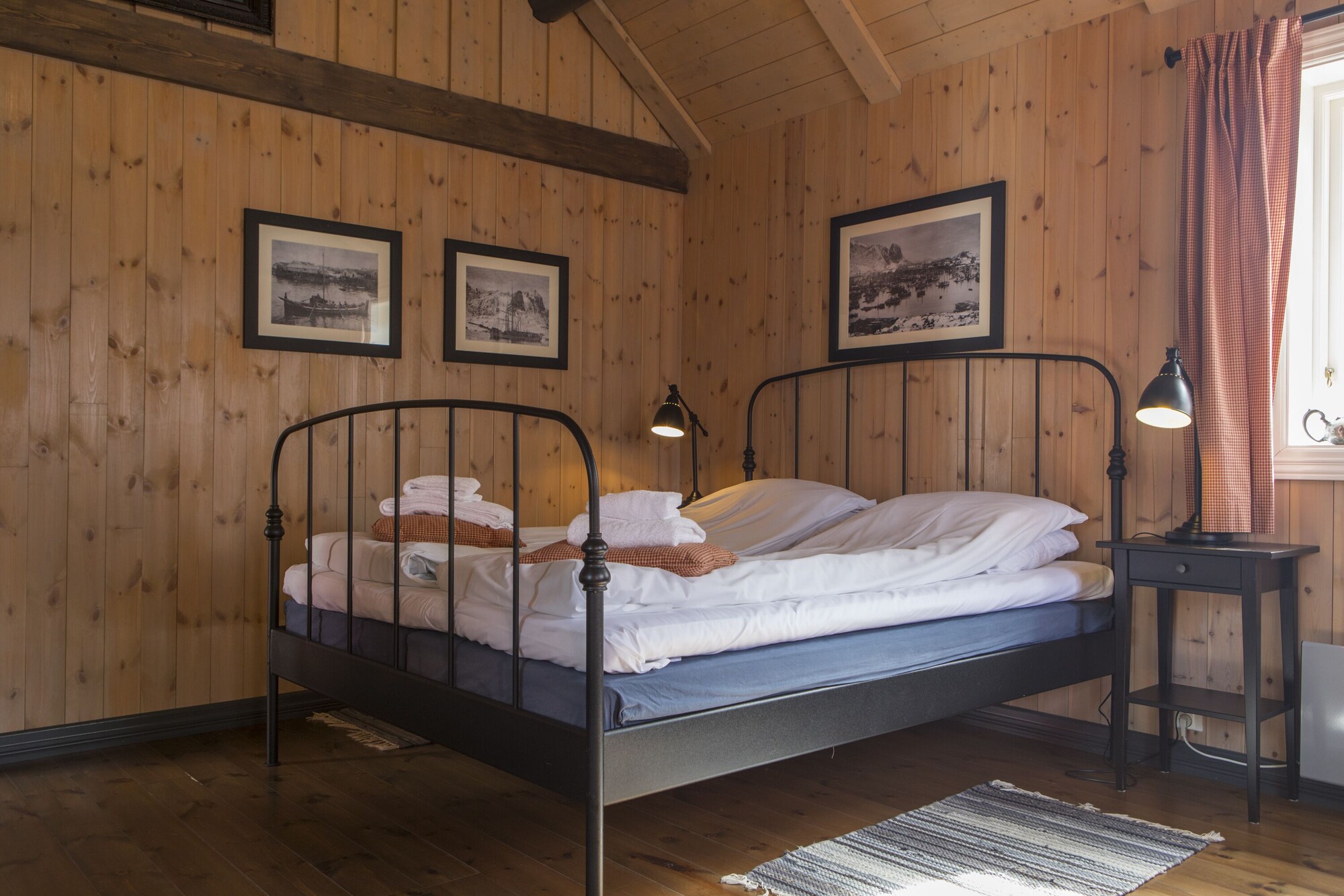 1 Bedroom, Rorbu, Deluxe, Cabin, Double Bed, Sea View