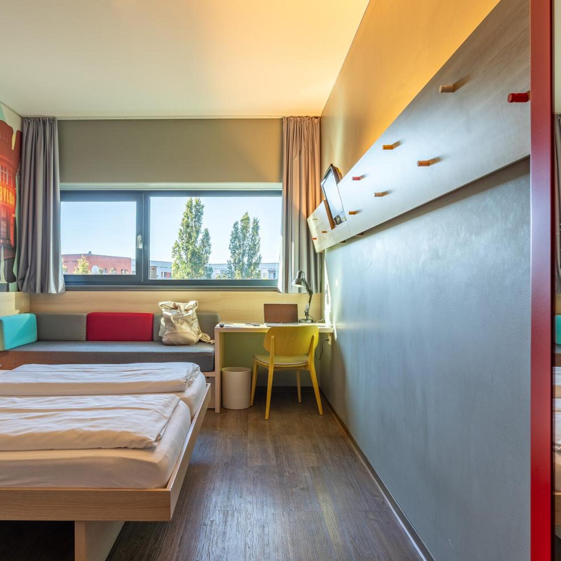 MEININGER Hotel Berlin Airport 13/51