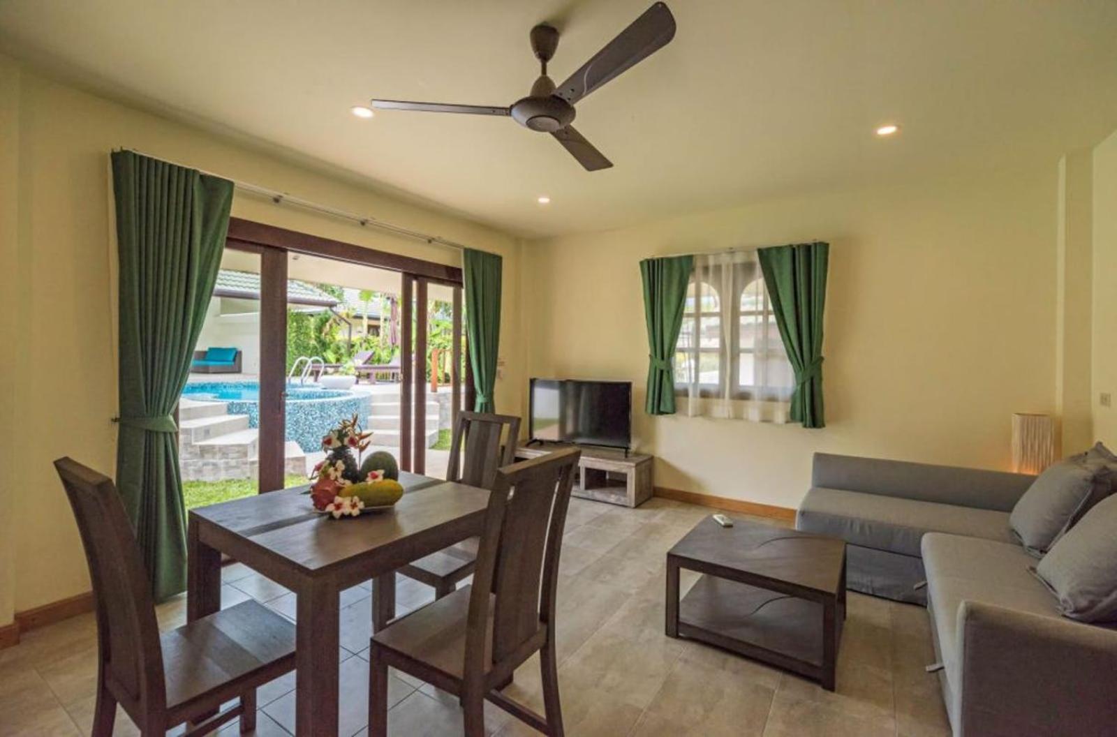 2 Bedrooms, Pool, Villa