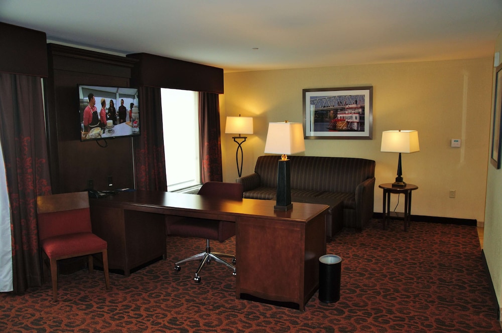 Hampton Inn And Suites Cincinnati Uptown University Area Oh 53/72
