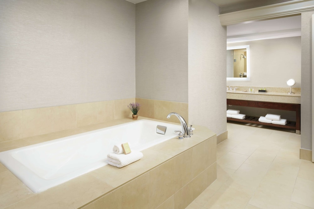 Doubletree Hotel Colorado Springs - World Arena Co 20/70