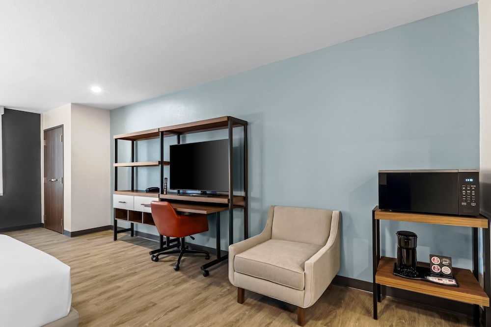 Everhome Suites Temecula 35/49