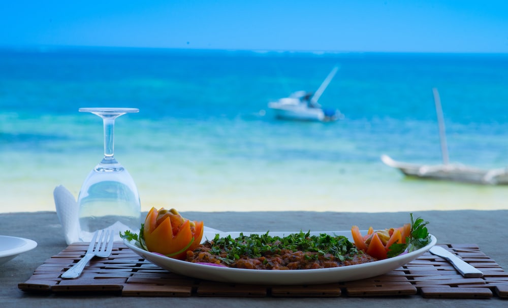 Ziwa Beach Resort 35/60