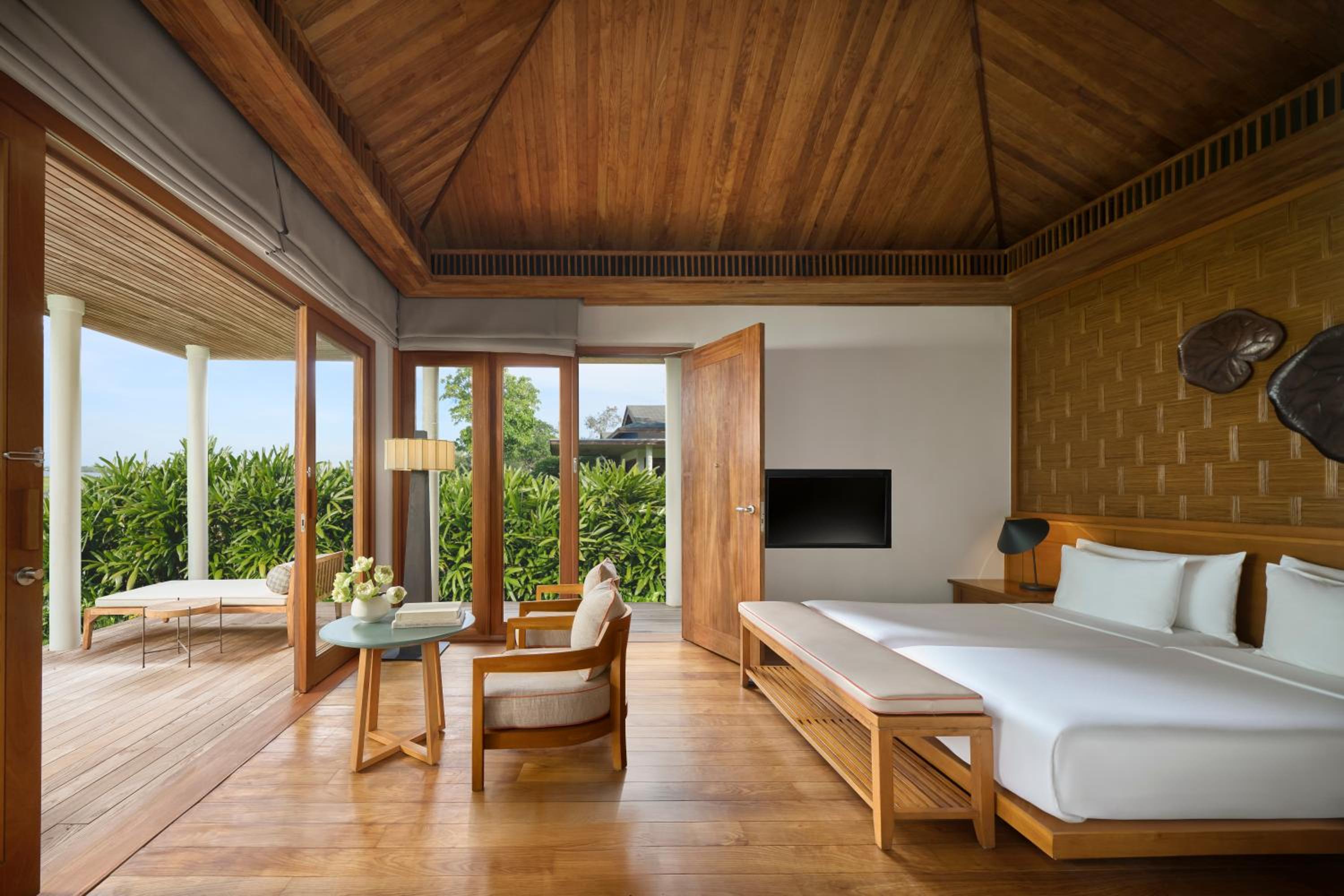 Bungalow, Twin Beds, Water View