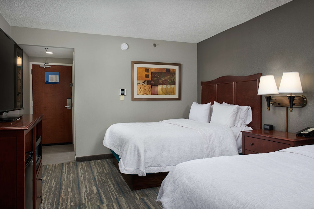 ROOM, QUEEN BED, ACCESSIBLE