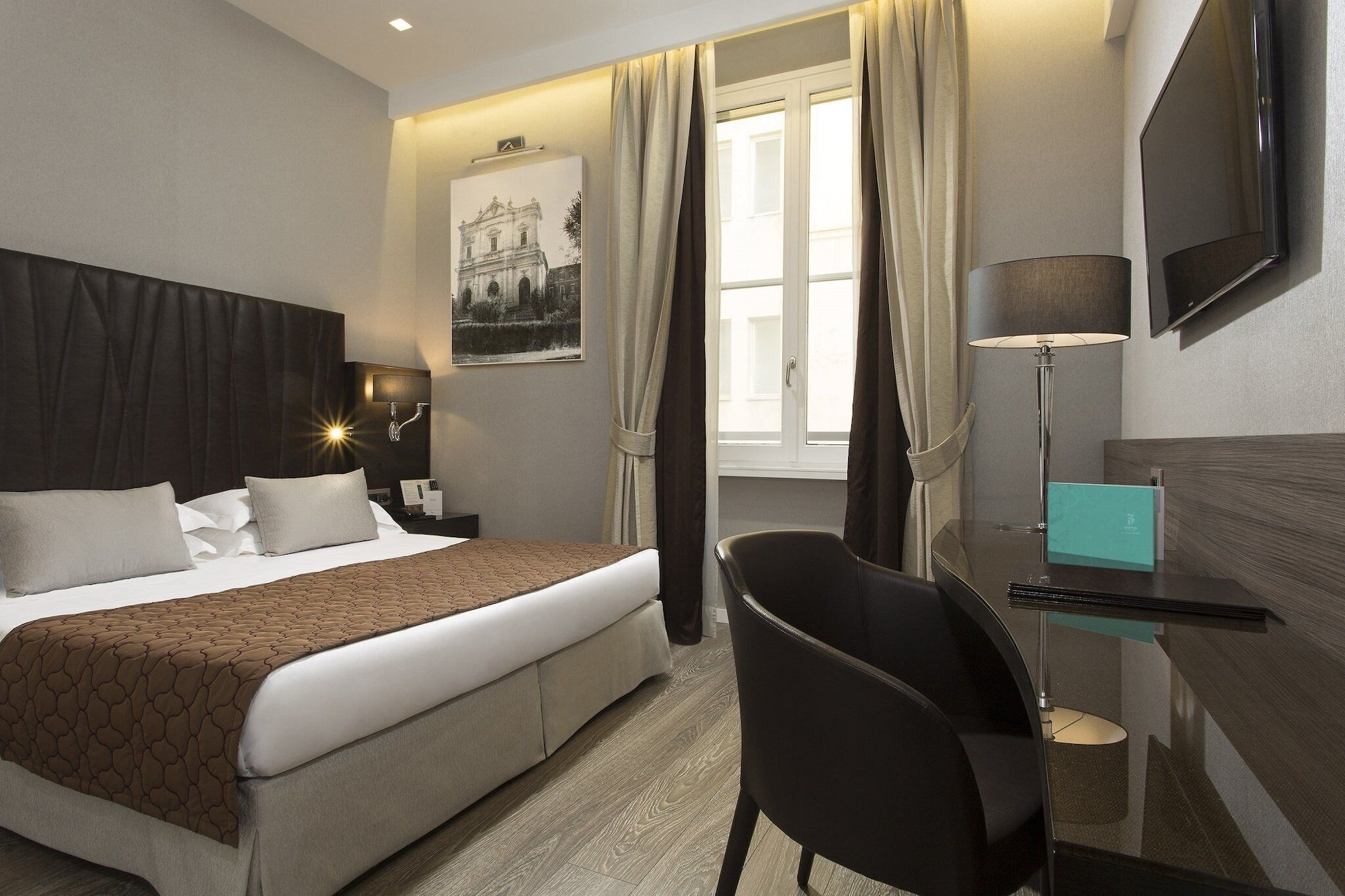 ROOM, SINGLE, DOUBLE BED