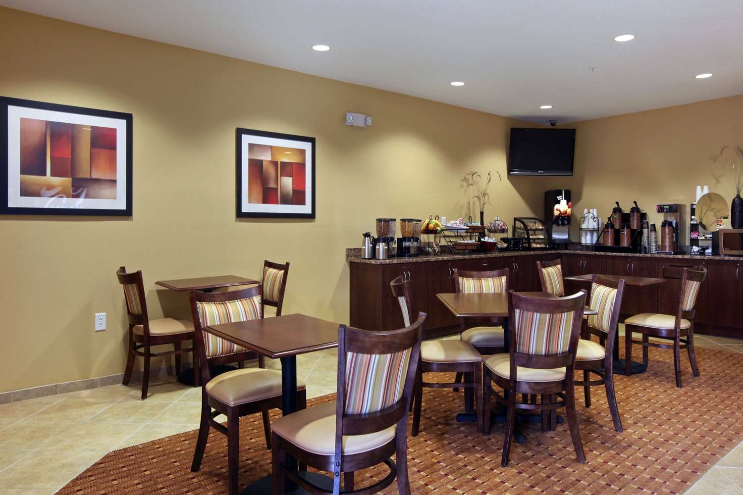 Microtel Inn And Suites Anderson Clemson 22/37