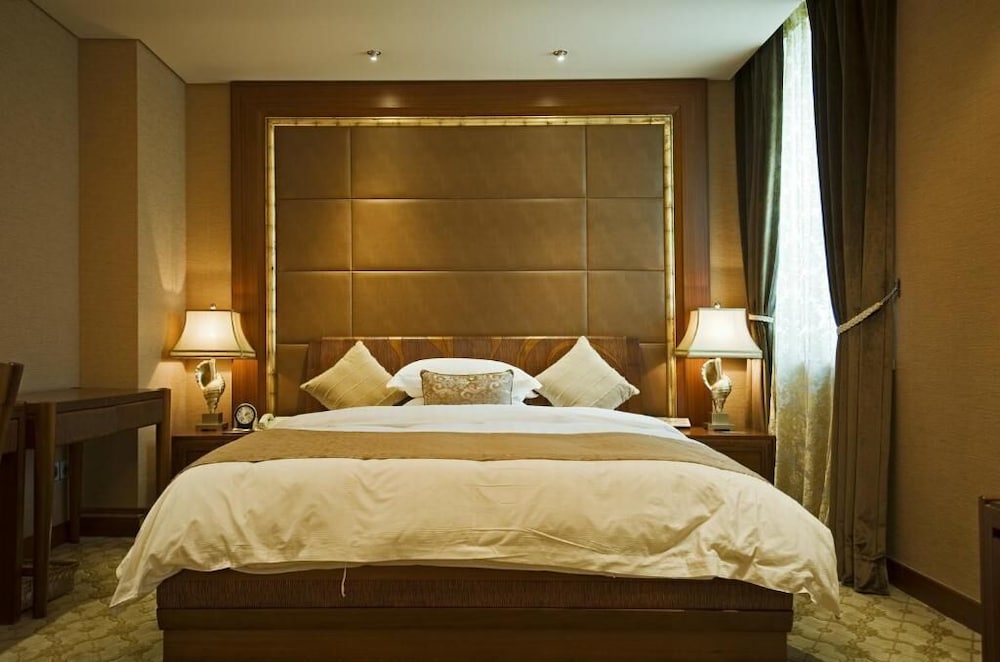 Beijing Guangxi Hotel 12/50