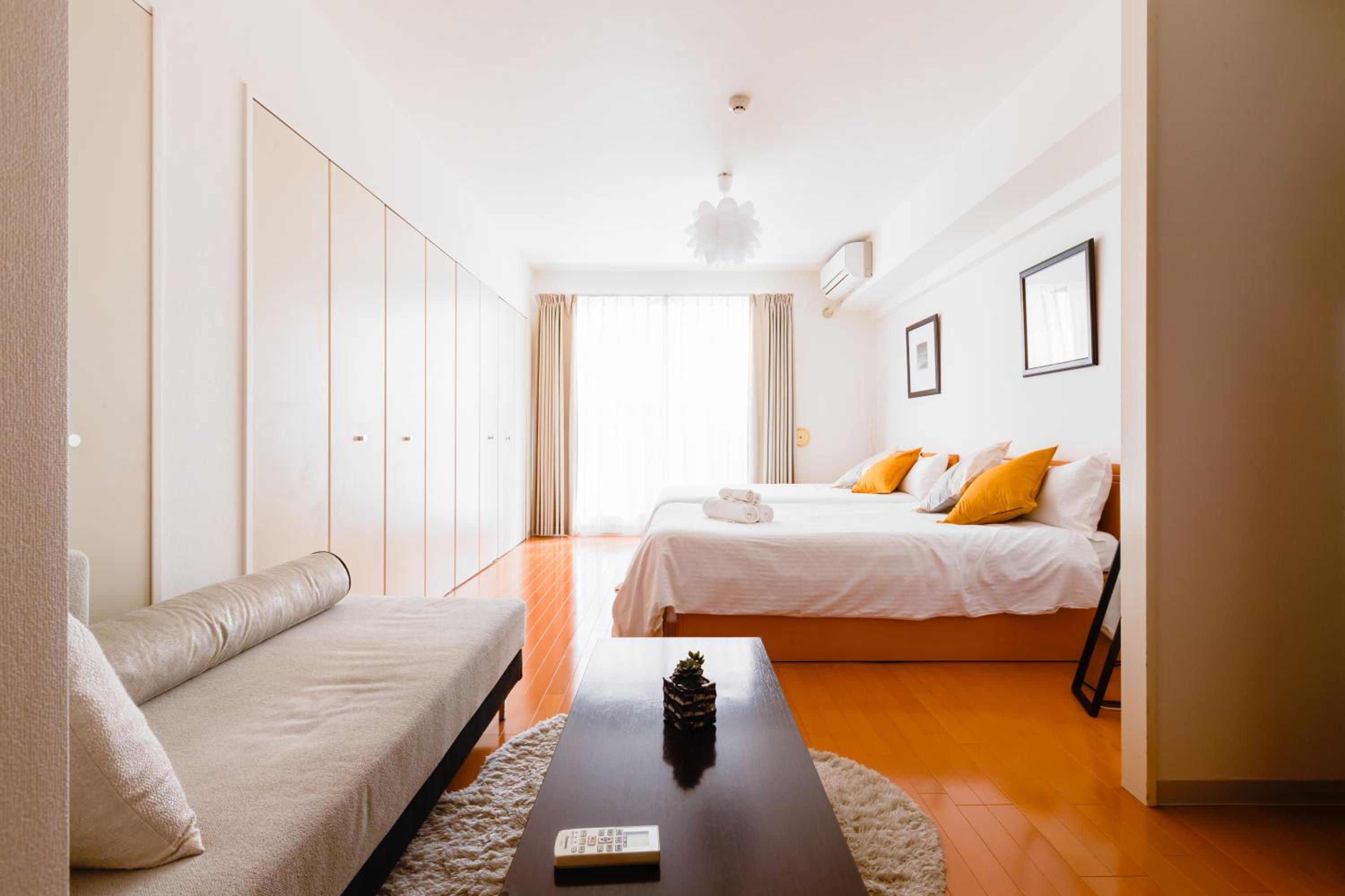 Room, Twin Beds