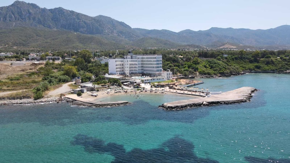 ADA BEACH HOTEL 36/50