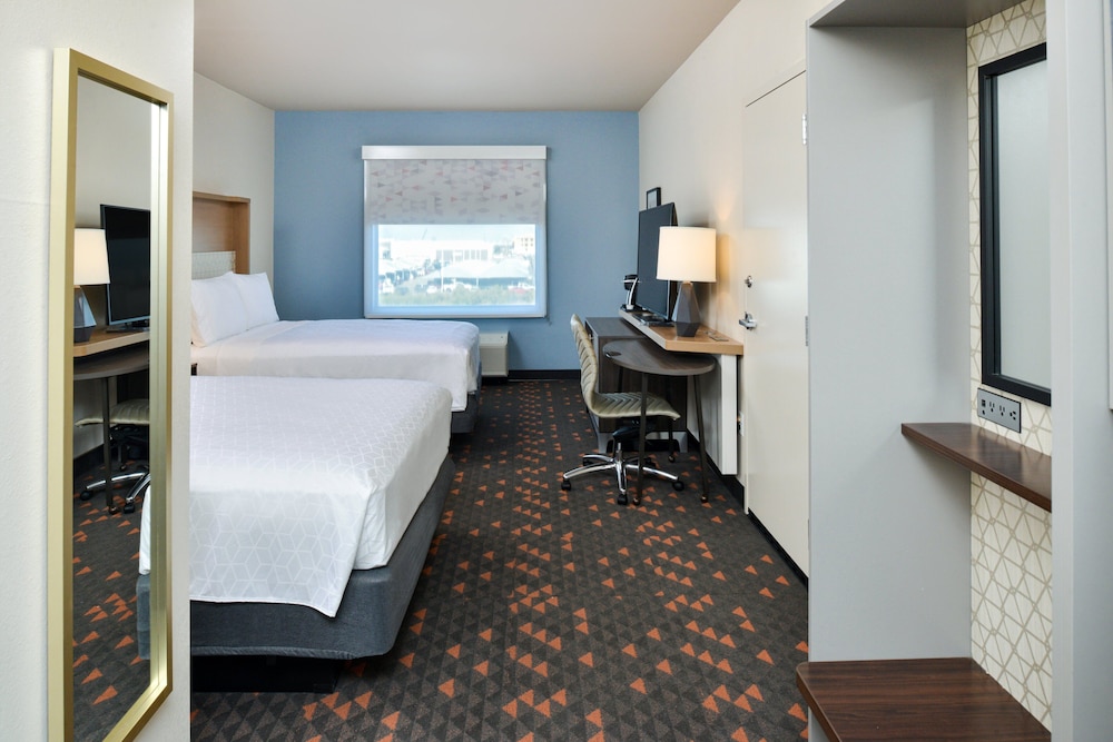 STANDARD, 2 QUEEN BEDS, ACCESSIBLE