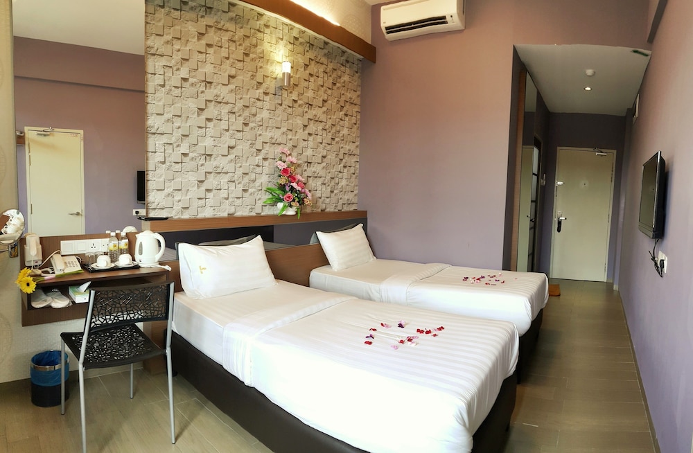Hotel Golden View Nilai 10/25