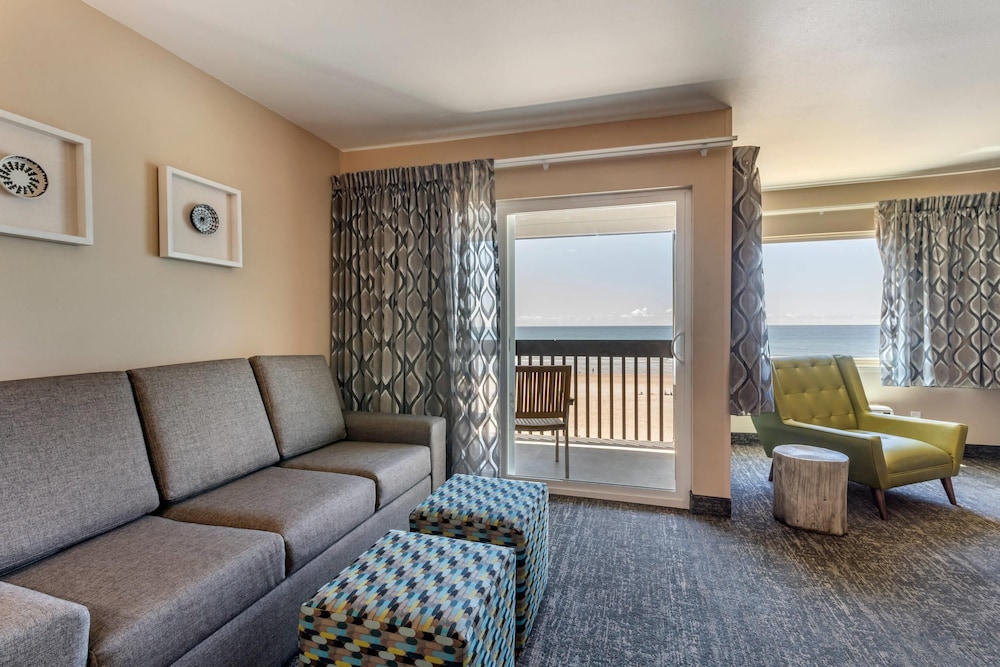 Lincoln Sands Oceanfront Resort, Ascend Hotel Collection 49/69
