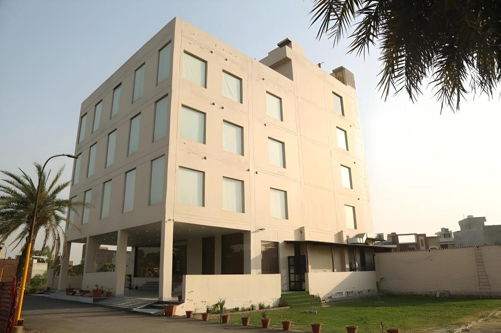 Comfort Hotel Amritsar 8/54