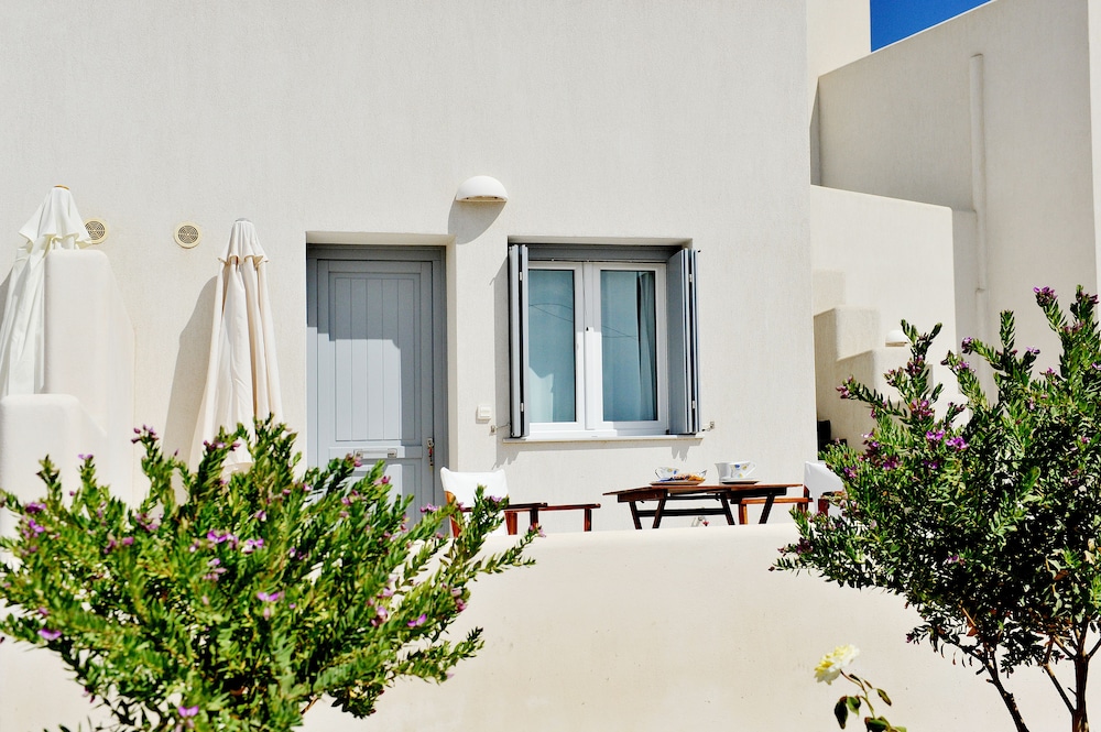 Tsakanos Home 2/50