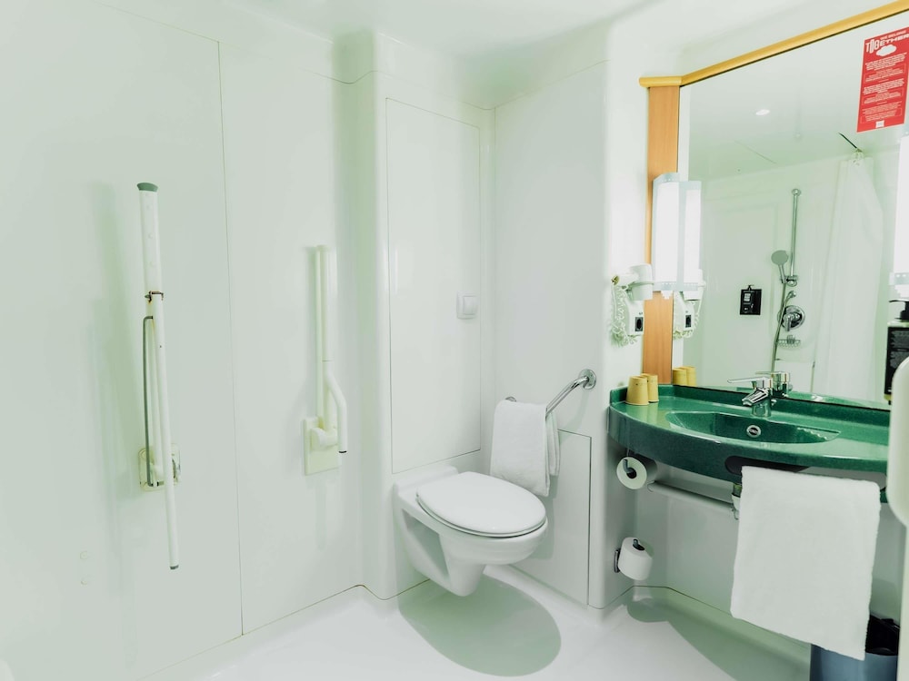 IBIS BARCELONA MOLINS DE REI 63/67