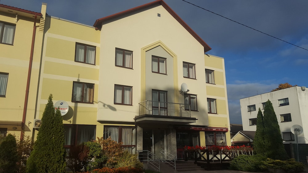 Best Hotel 4/50
