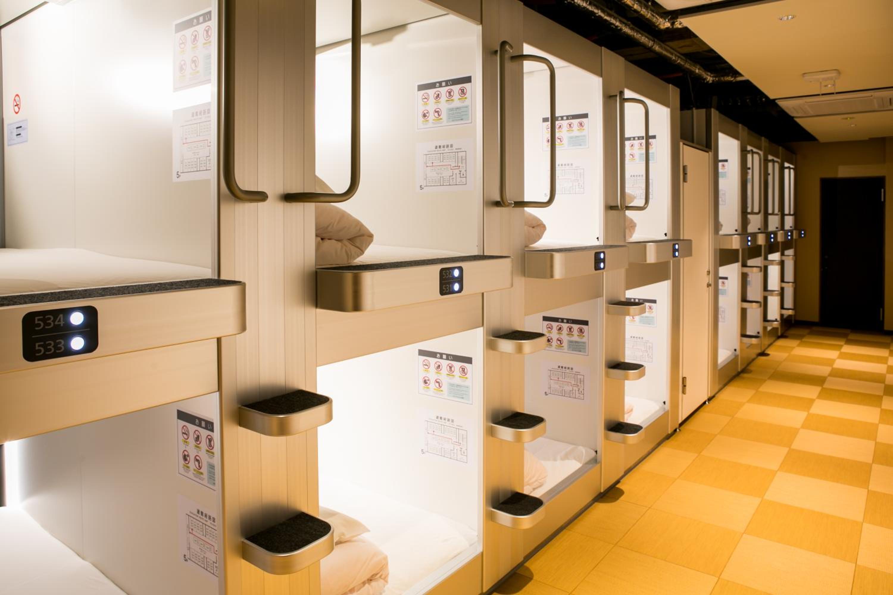 Capsule, Male Dorm, Twin Beds