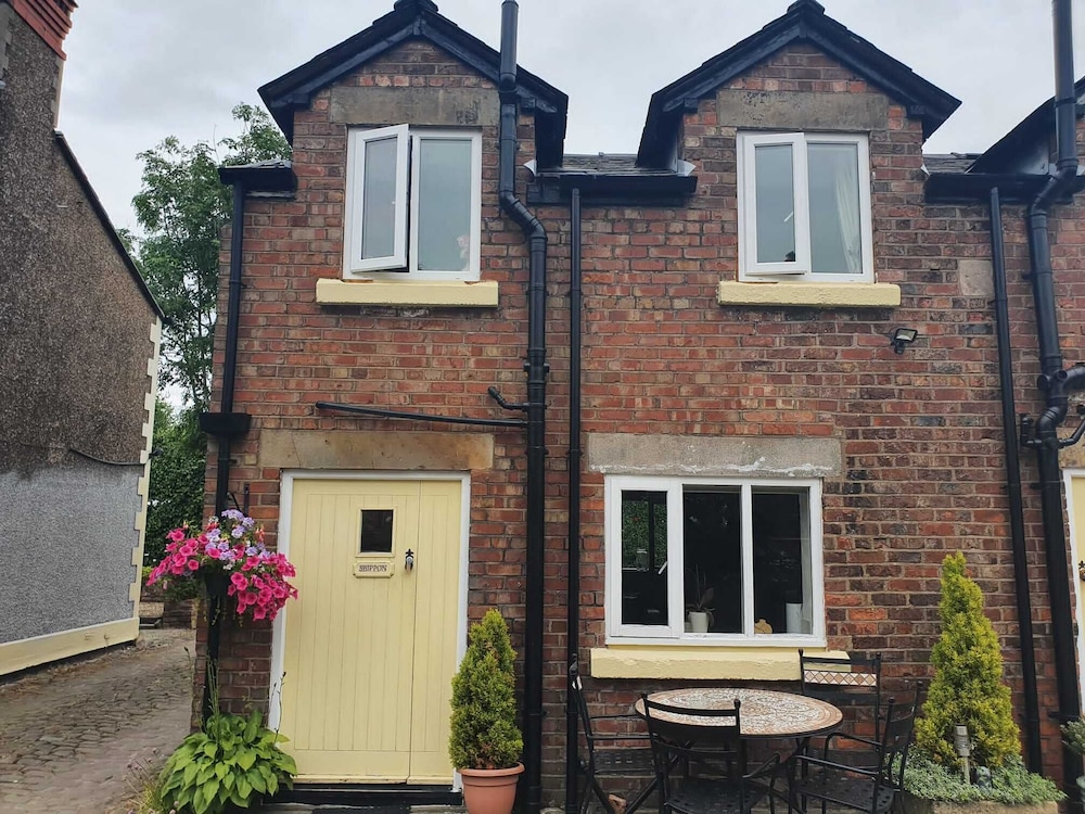 Martin Lane Farm Holiday Cottages 2/50